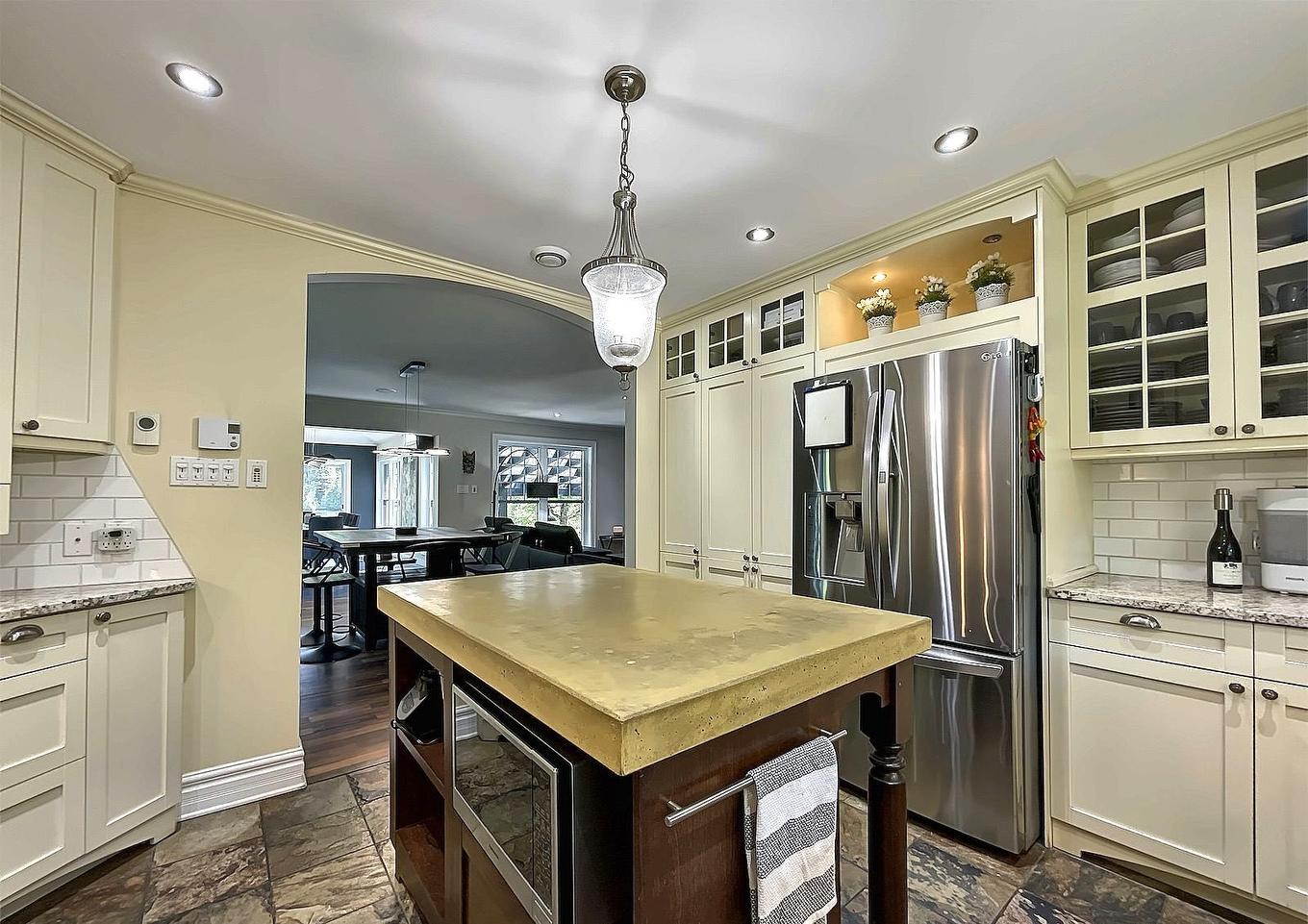Kitchen - 10 Rue De L'Aqueduc, Saint-Alphonse-Rodriguez, QC - Indoor Photo Showing Kitchen