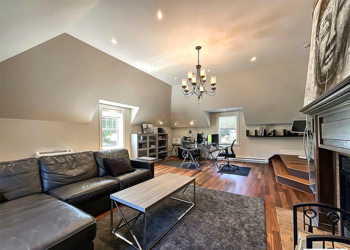 Family room - 10 Rue De L'Aqueduc, Saint-Alphonse-Rodriguez, QC - Indoor Photo Showing Living Room
