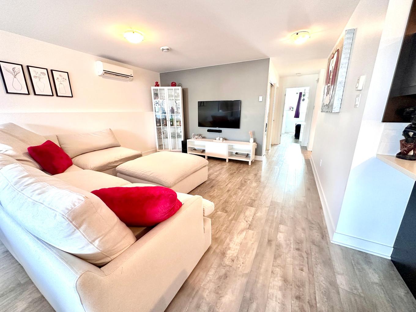 Autre - 2-1017 Rue Des Cerisiers, Saint-Eustache, QC - Indoor Photo Showing Living Room