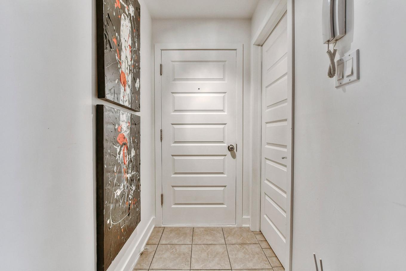 Hall d'entrée/Vestibule - 2-1017 Rue Des Cerisiers, Saint-Eustache, QC - Indoor Photo Showing Other Room