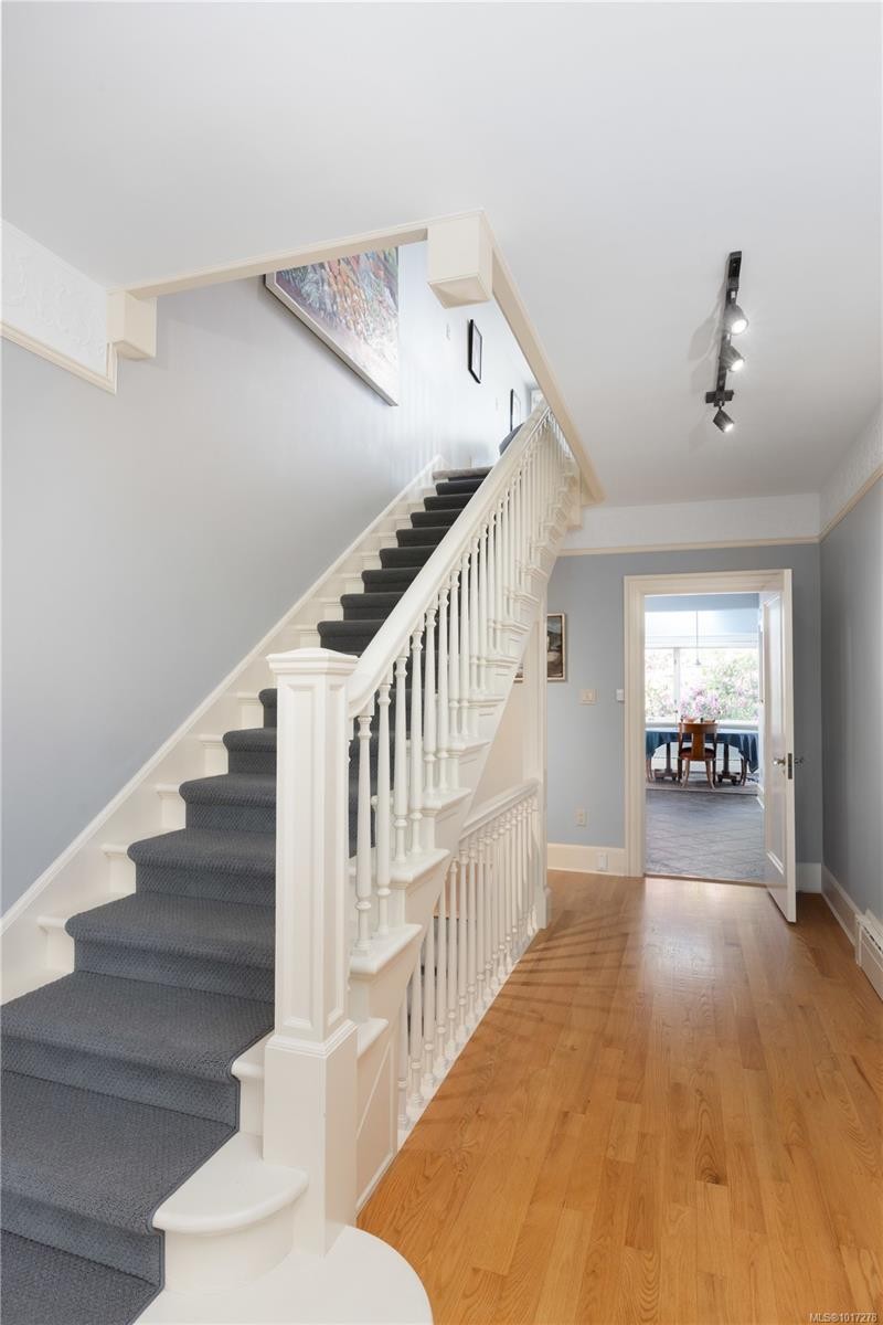 261 King George Terr, Oak Bay, BC