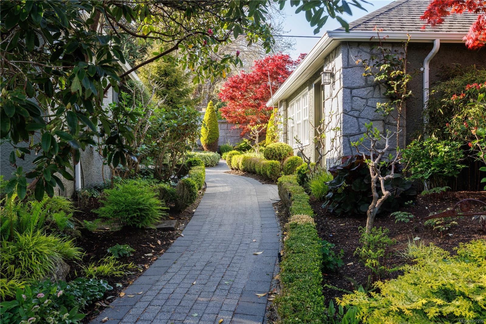 261 King George Terr, Oak Bay, BC