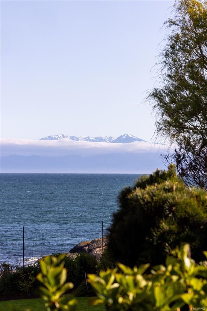 261 King George Terr, Oak Bay, BC