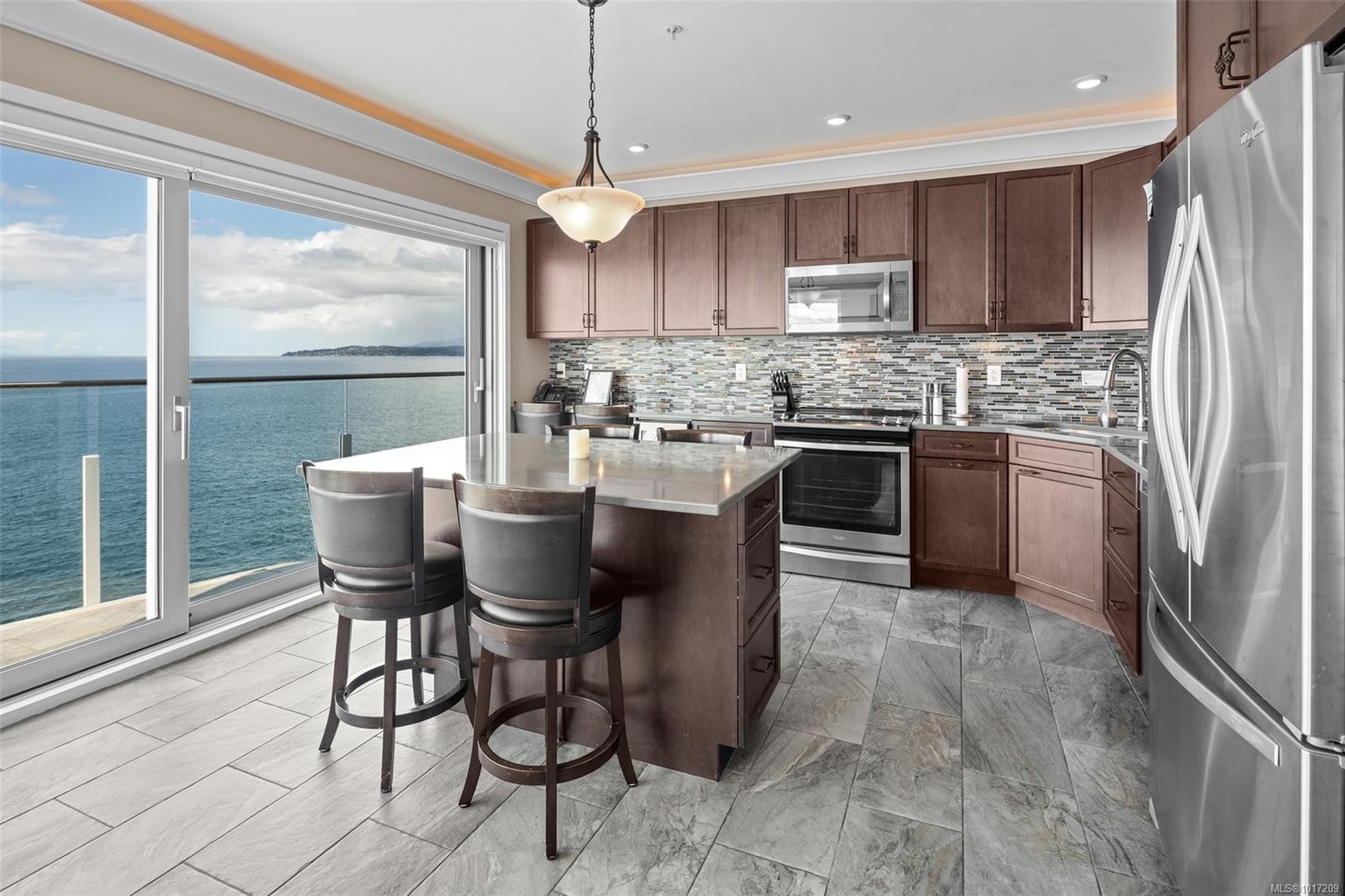 43A-1000 Sookepoint Pl, Sooke, BC - Indoor Photo Showing Other Room