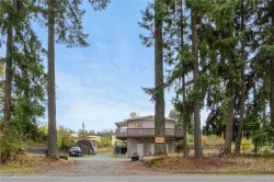 1500 Grafton Ave Errington, BC V0R 1V0