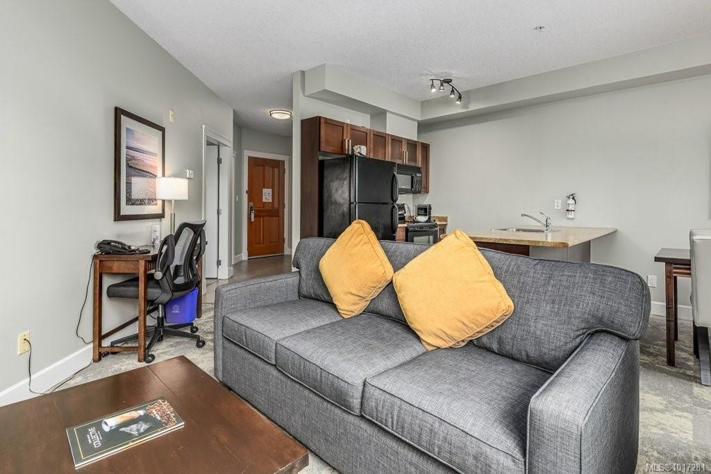 211A-1730 Riverside Lane, Courtenay, BC - Indoor