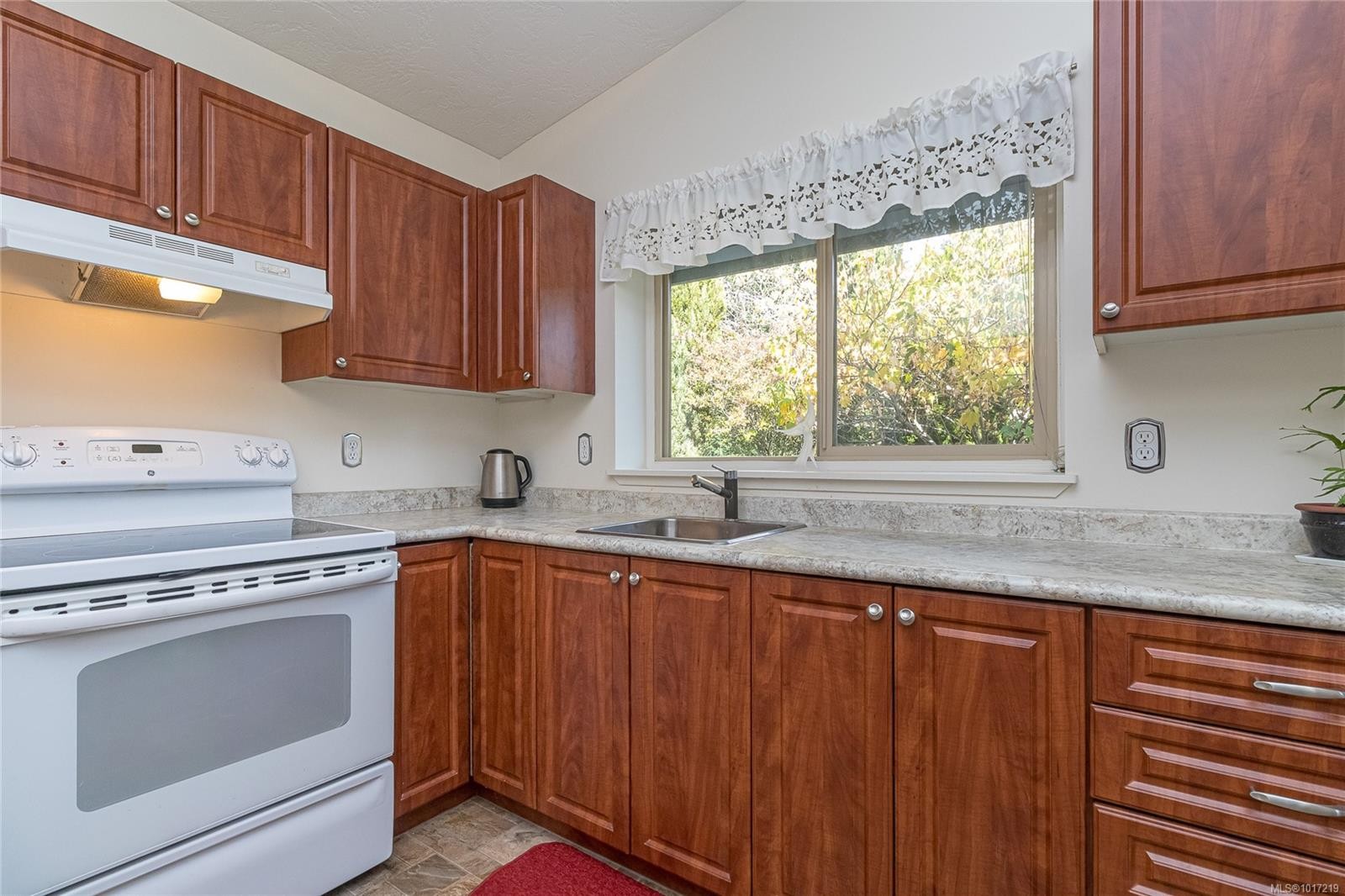 13-4140 Interurban Rd, Saanich, BC