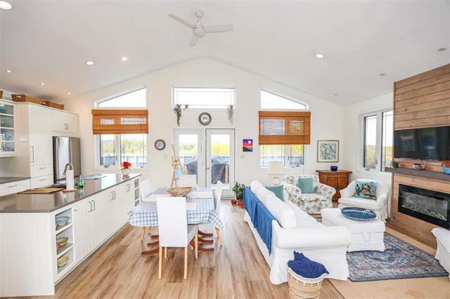 135 Victoria Dr, Hillside Beach, MB