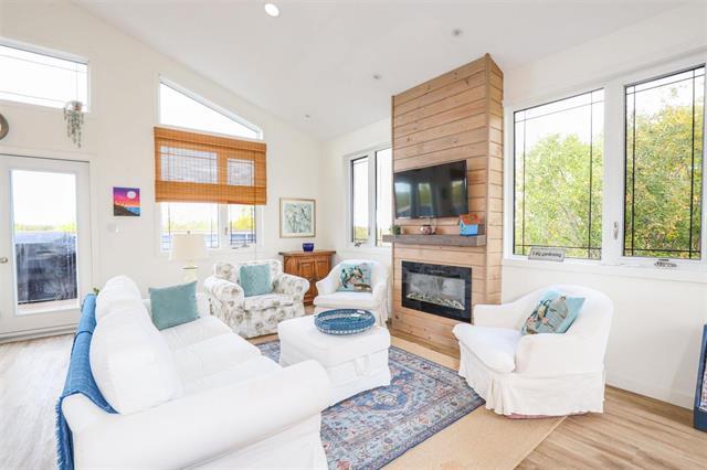 135 Victoria Dr, Hillside Beach, MB