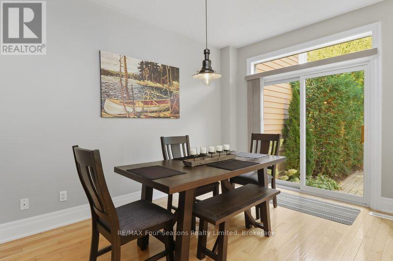 3 - 132 East Ridge Drive, Blue Mountains, ON - Indoor Photo Showing Dining Room