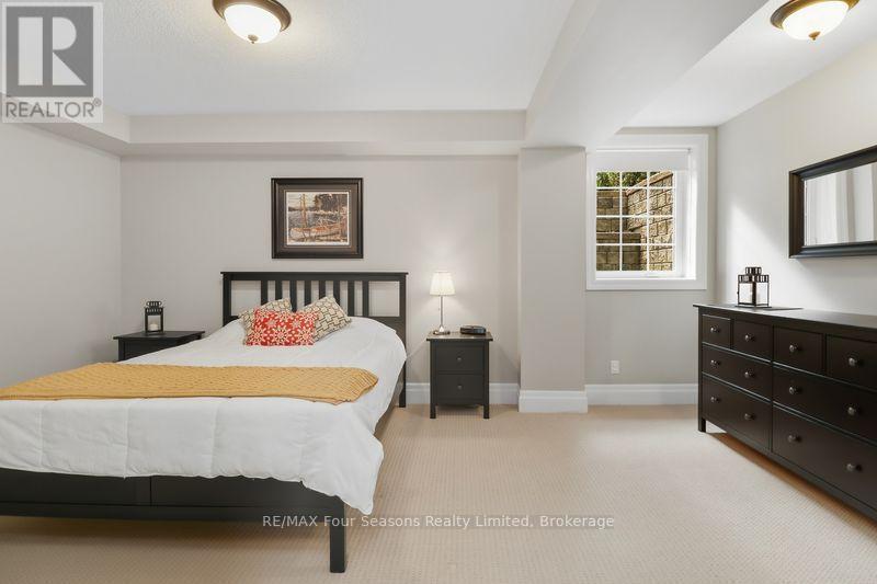 3 - 132 East Ridge Drive, Blue Mountains, ON - Indoor Photo Showing Bedroom