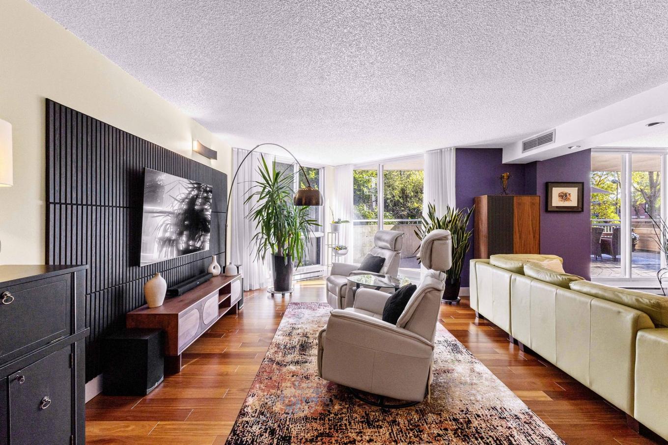 Living room - 109-30 Rue Berlioz, Montréal (Verdun/Île-Des-Soeurs), QC - Indoor Photo Showing Living Room