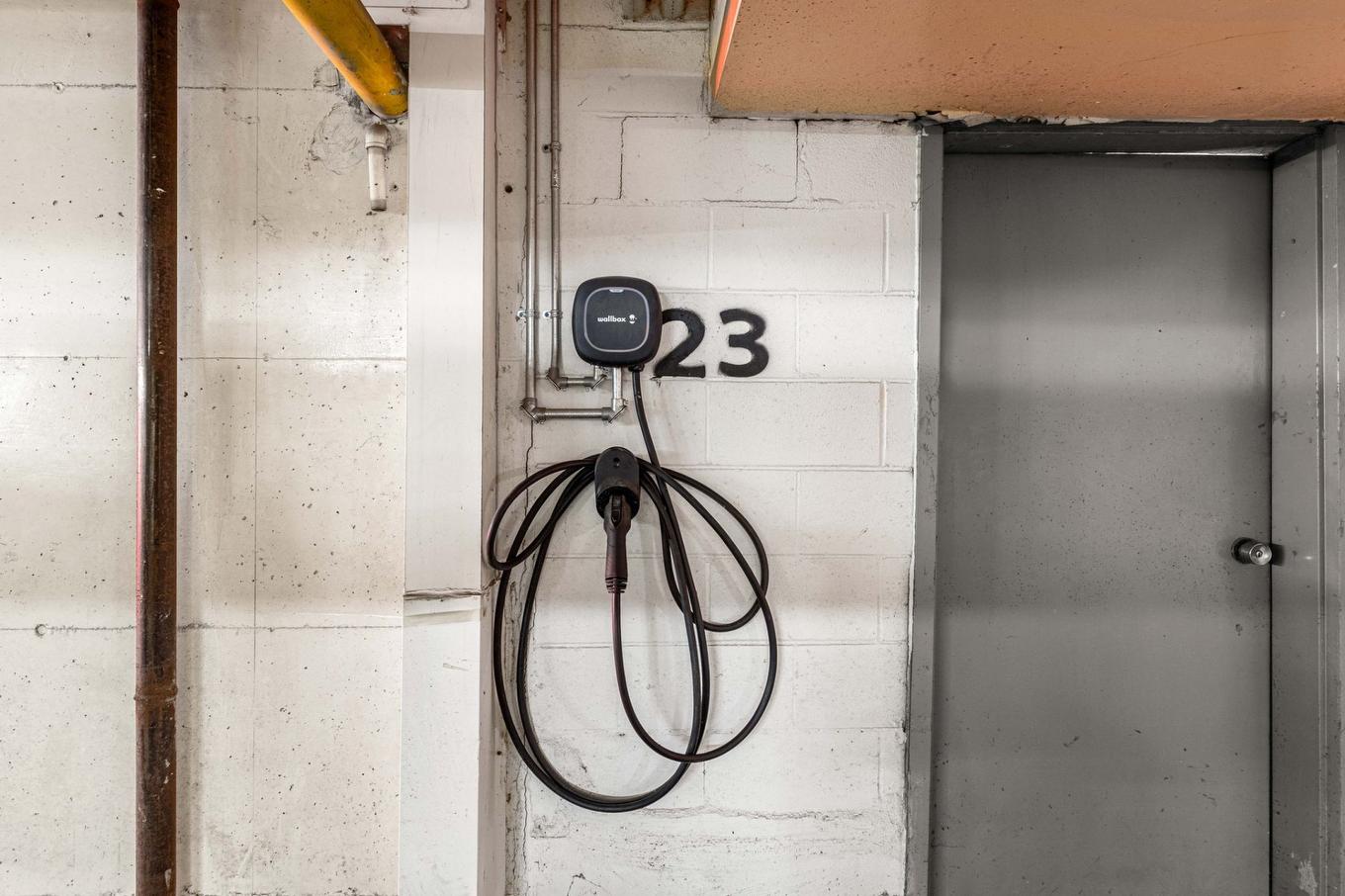 Garage - 109-30 Rue Berlioz, Montréal (Verdun/Île-Des-Soeurs), QC - Indoor