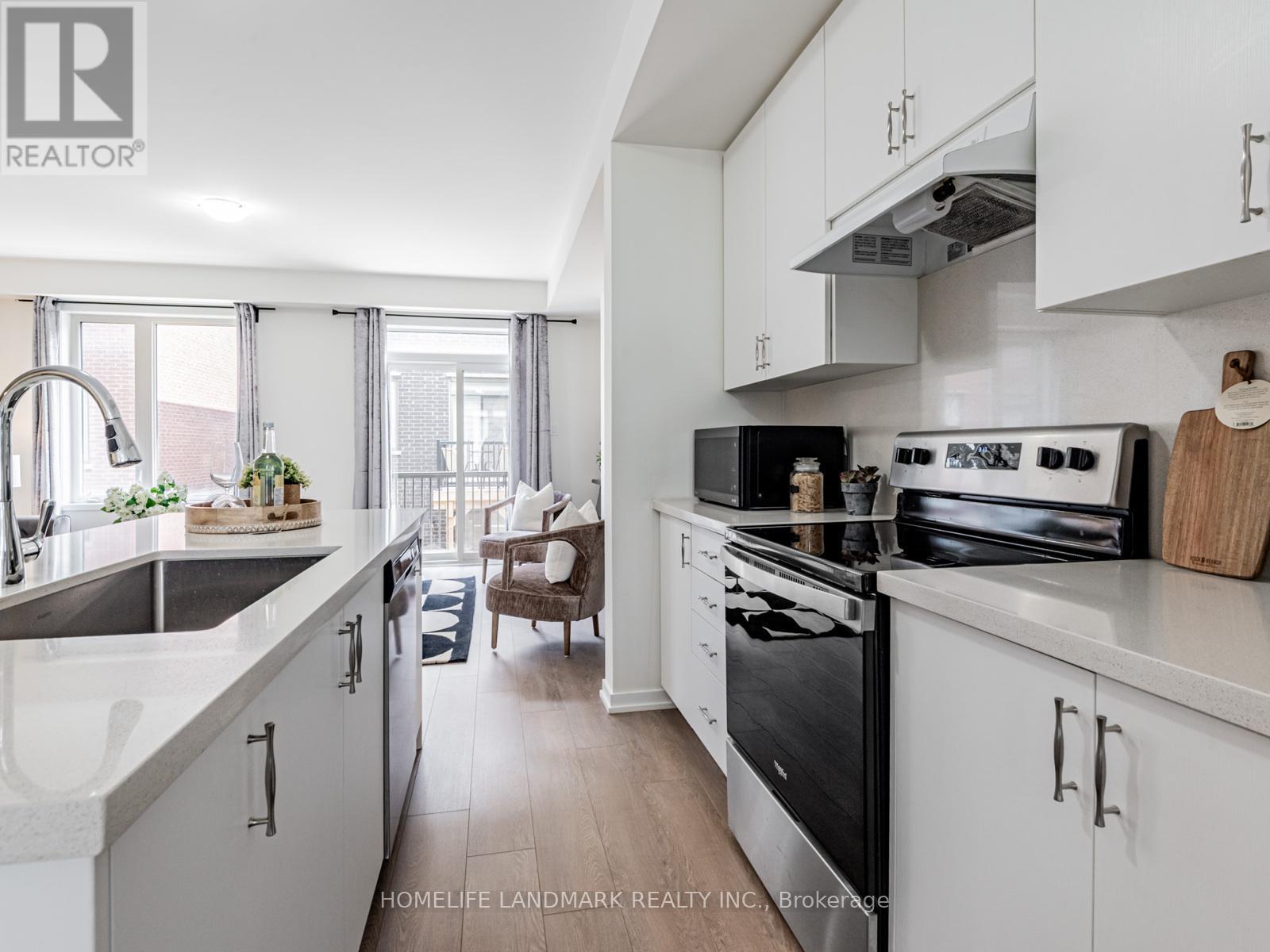 25 Origin Way, Vaughan, ON - Indoor Photo Showing Kitchen With Upgraded Kitchen