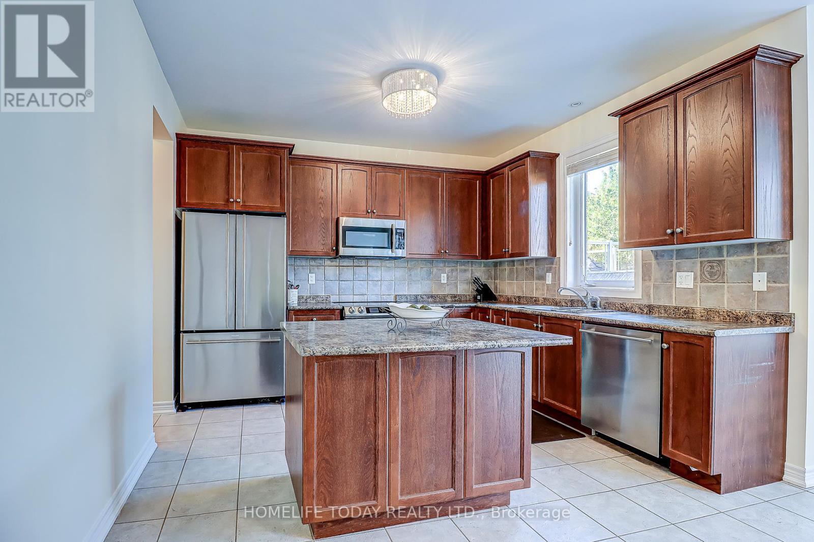200 Ivy Glen Drive, Vaughan, ON - Indoor Photo Showing Kitchen