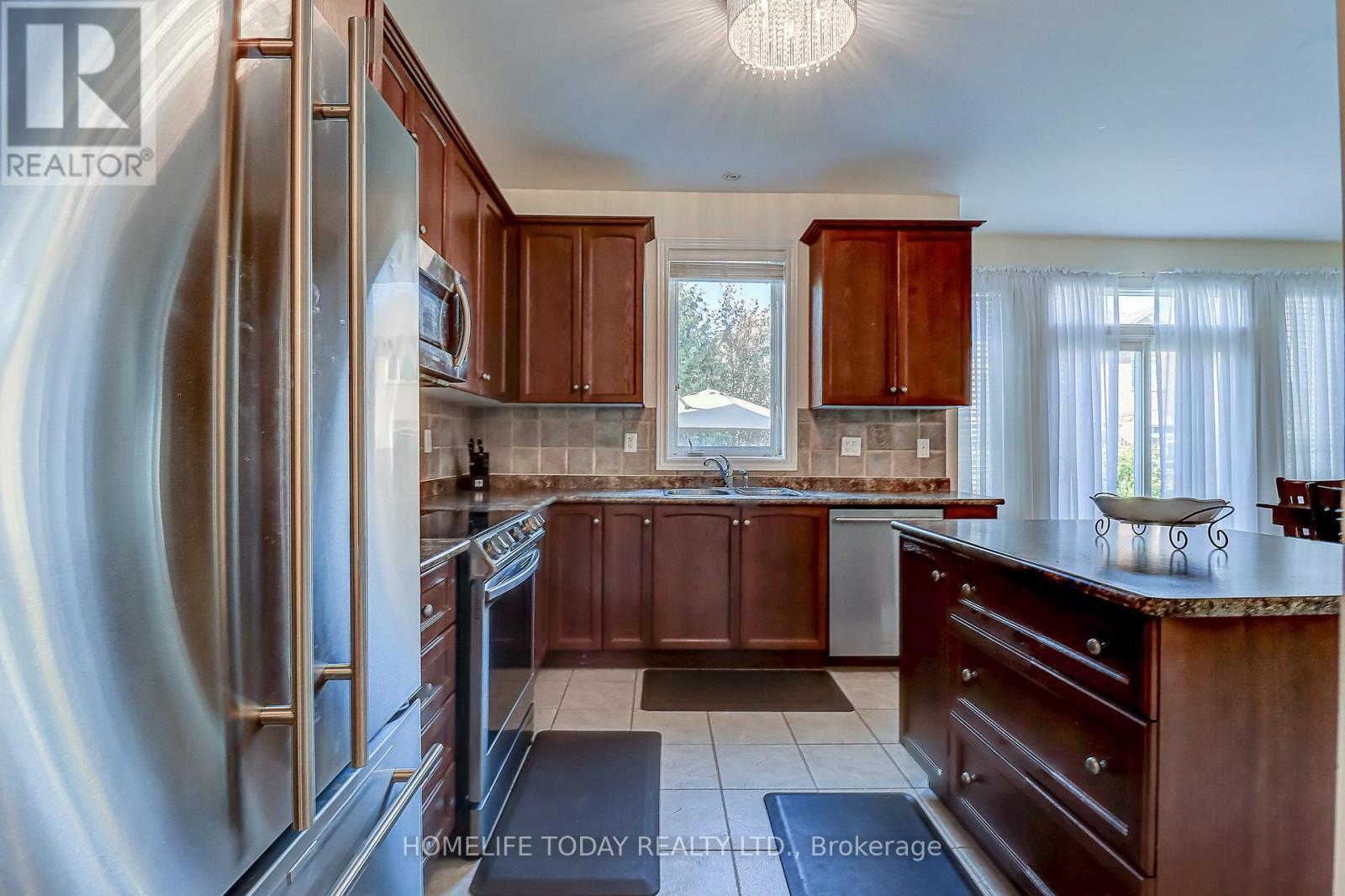 200 Ivy Glen Drive, Vaughan, ON - Indoor Photo Showing Kitchen With Double Sink