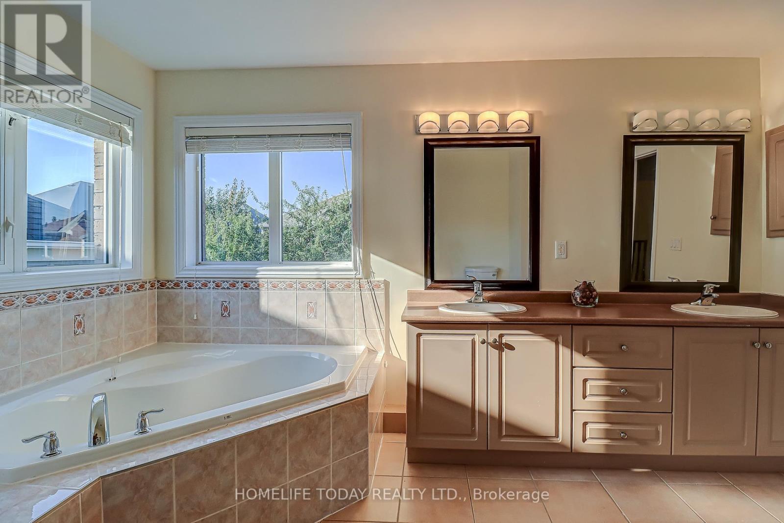 200 Ivy Glen Drive, Vaughan, ON - Indoor Photo Showing Bathroom