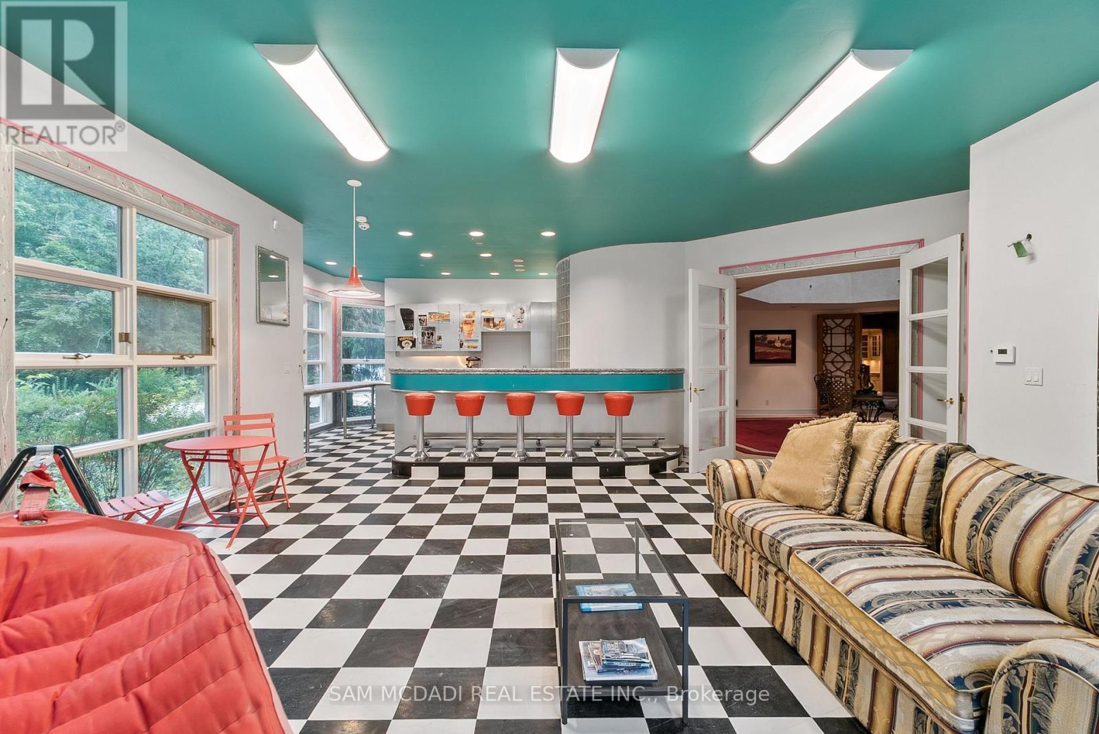 9 Flaherty Lane, Caledon, ON - Indoor