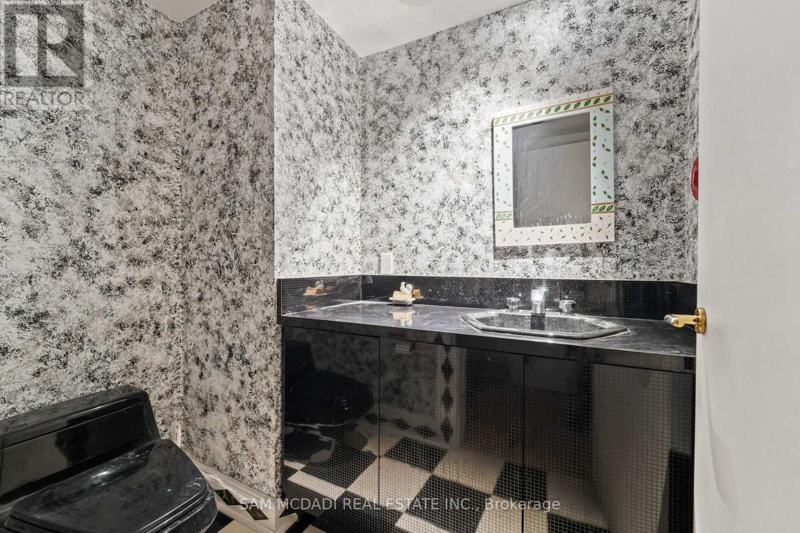 9 Flaherty Lane, Caledon, ON - Indoor Photo Showing Bathroom