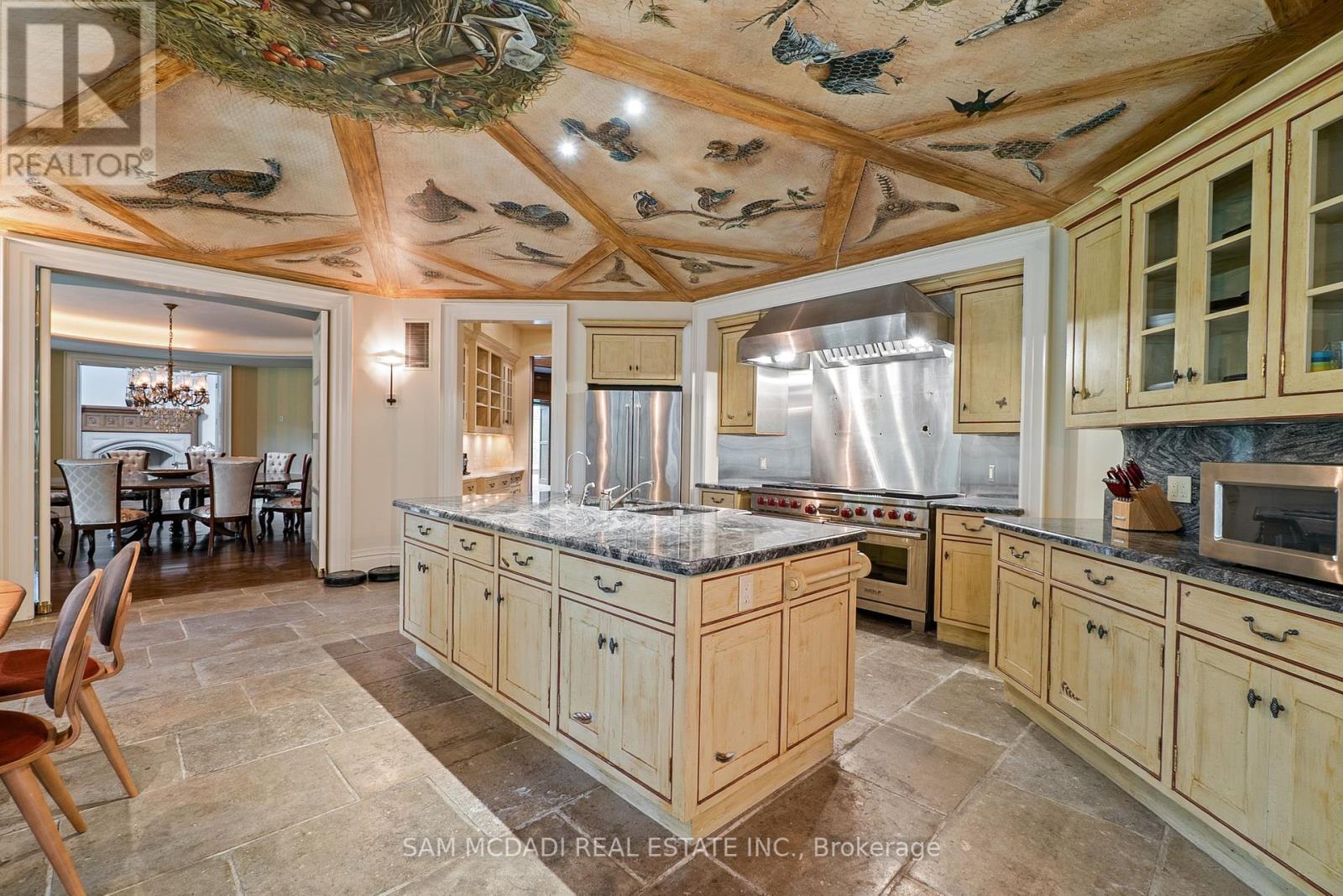 9 Flaherty Lane, Caledon, ON - Indoor Photo Showing Kitchen With Upgraded Kitchen