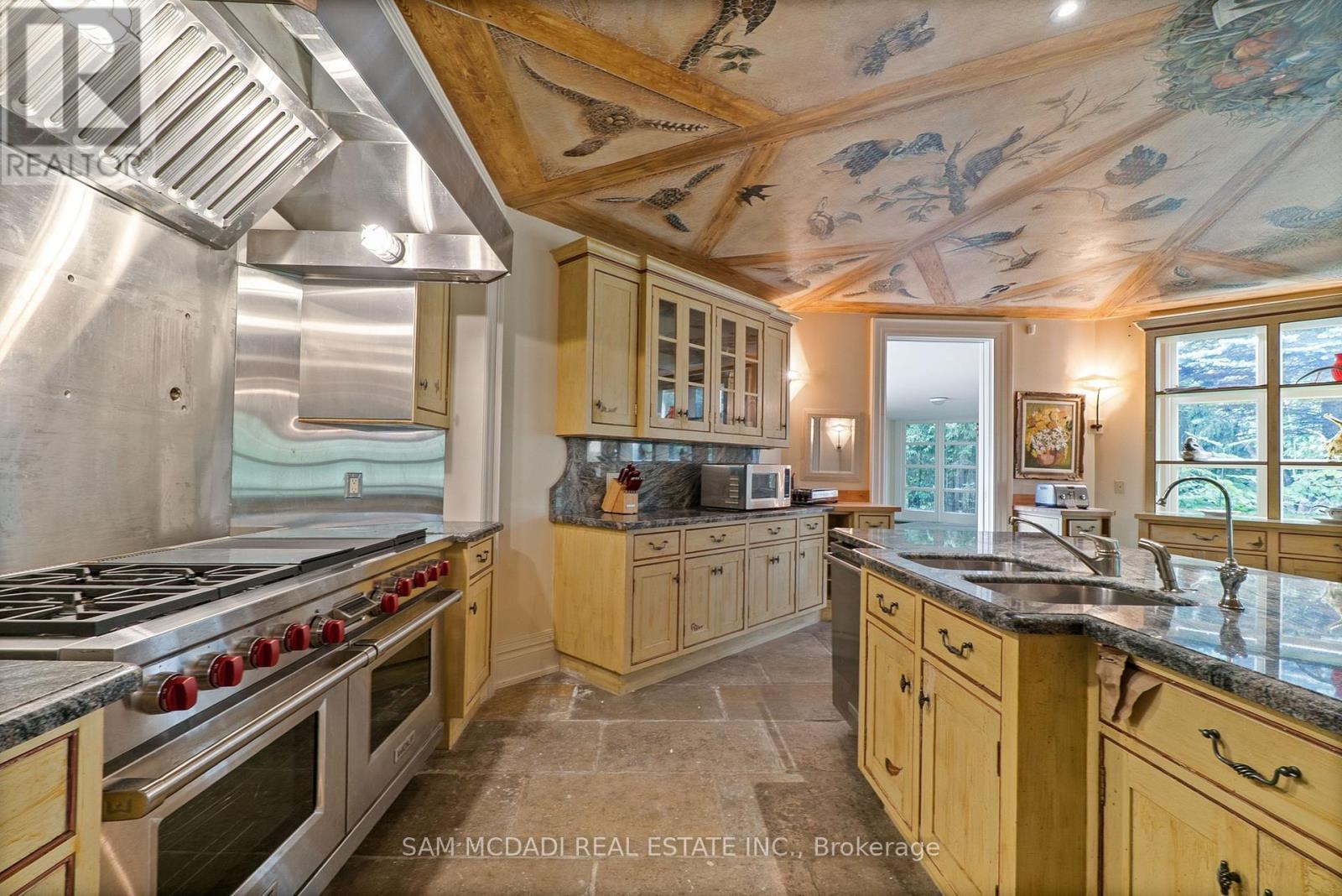 9 Flaherty Lane, Caledon, ON - Indoor Photo Showing Kitchen