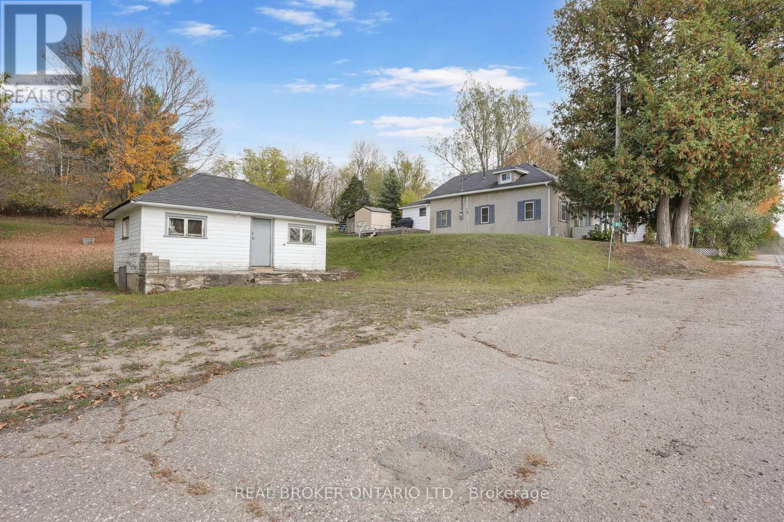 79 & 85 Bridge Street, Addington Highlands, ON - Outdoor