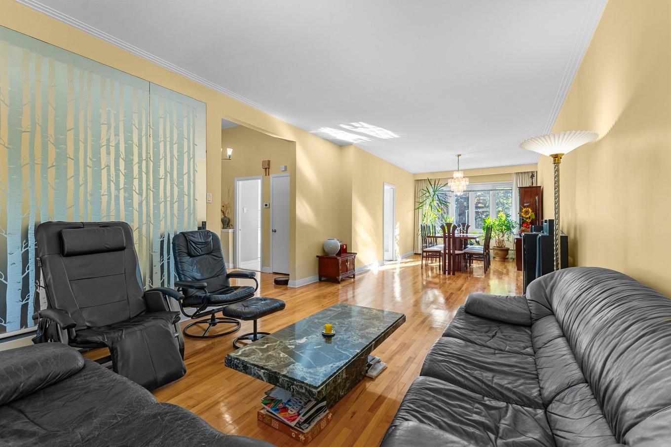 Salon - 4900 Boul. Cavendish, Montréal (Côte-Des-Neiges/Notre-Dame-De-Grâce), QC - Indoor Photo Showing Living Room