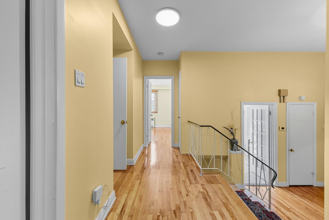 Hall d'entrée/Vestibule - 4900 Boul. Cavendish, Montréal (Côte-Des-Neiges/Notre-Dame-De-Grâce), QC - Indoor Photo Showing Other Room