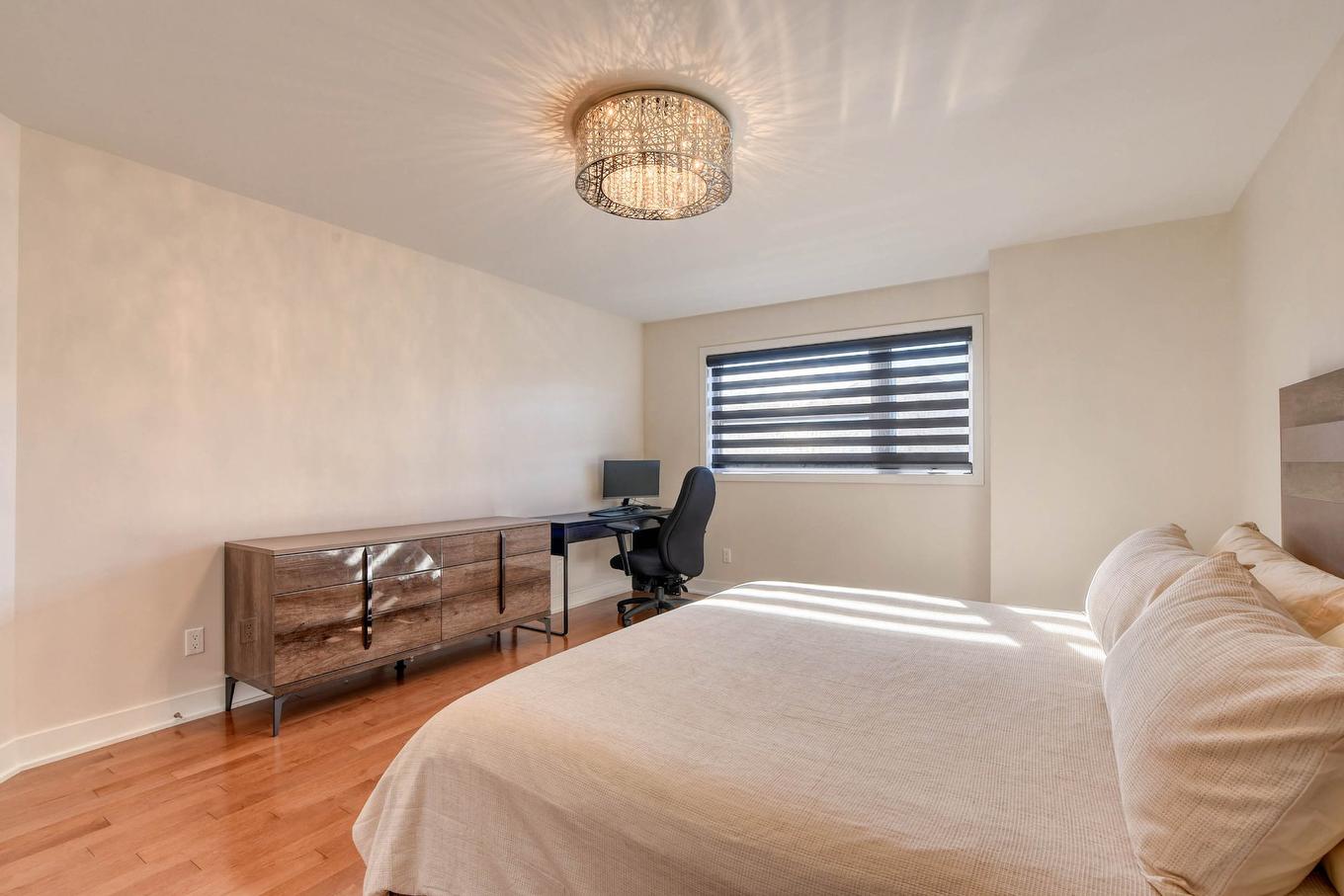 Chambre à coucher principale - 464 Rue Rosalie, Laval (Fabreville), QC - Indoor Photo Showing Bedroom