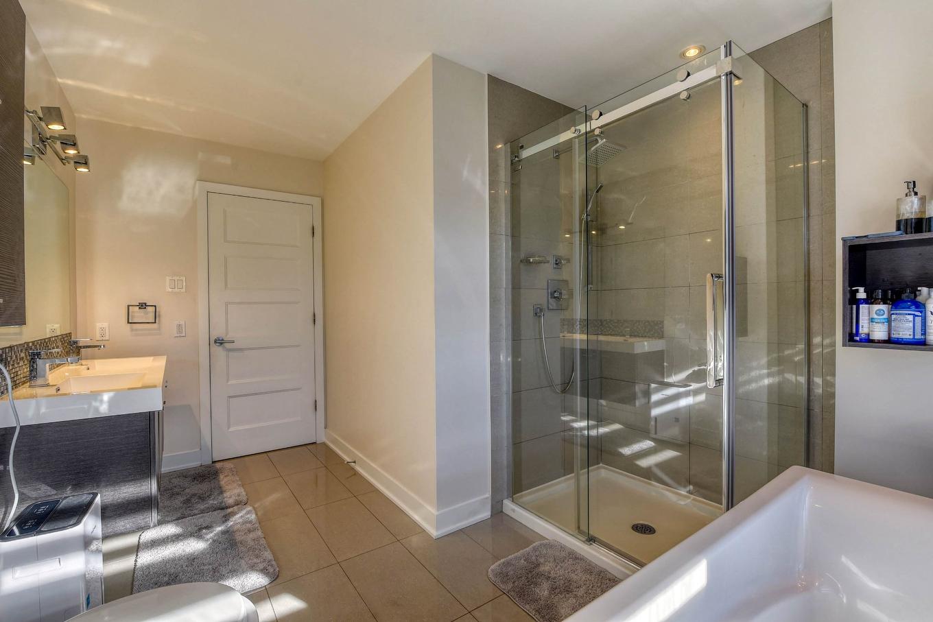 Salle de bains - 464 Rue Rosalie, Laval (Fabreville), QC - Indoor Photo Showing Bathroom