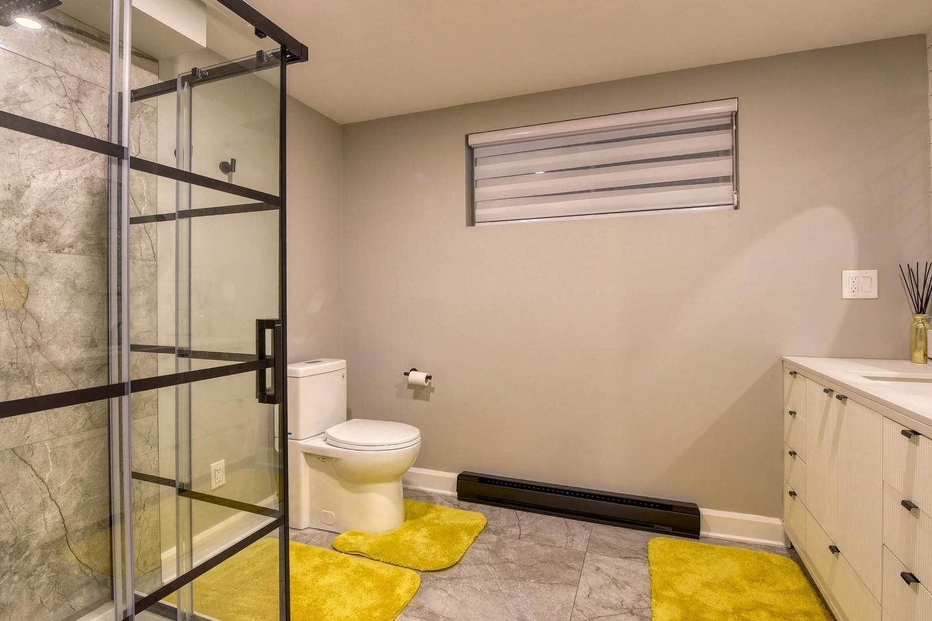 Salle de bains - 464 Rue Rosalie, Laval (Fabreville), QC - Indoor Photo Showing Bathroom