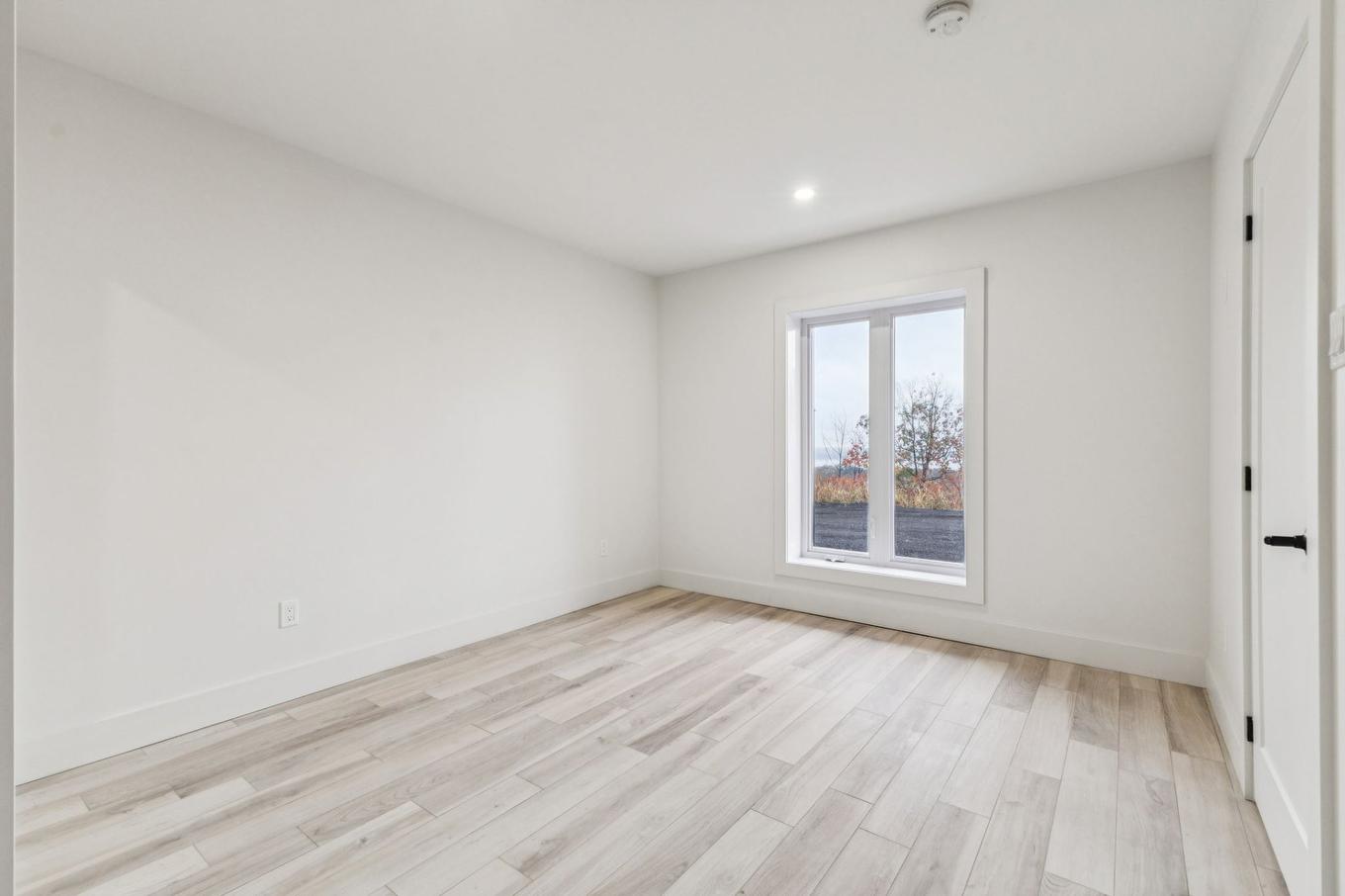 Bedroom - 21 Ch. Du Panorama, Grenville-Sur-La-Rouge, QC - Indoor Photo Showing Other Room