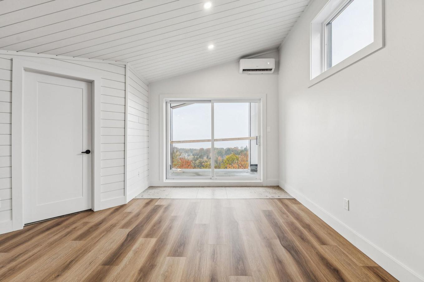 Living room - 21 Ch. Du Panorama, Grenville-Sur-La-Rouge, QC - Indoor Photo Showing Other Room