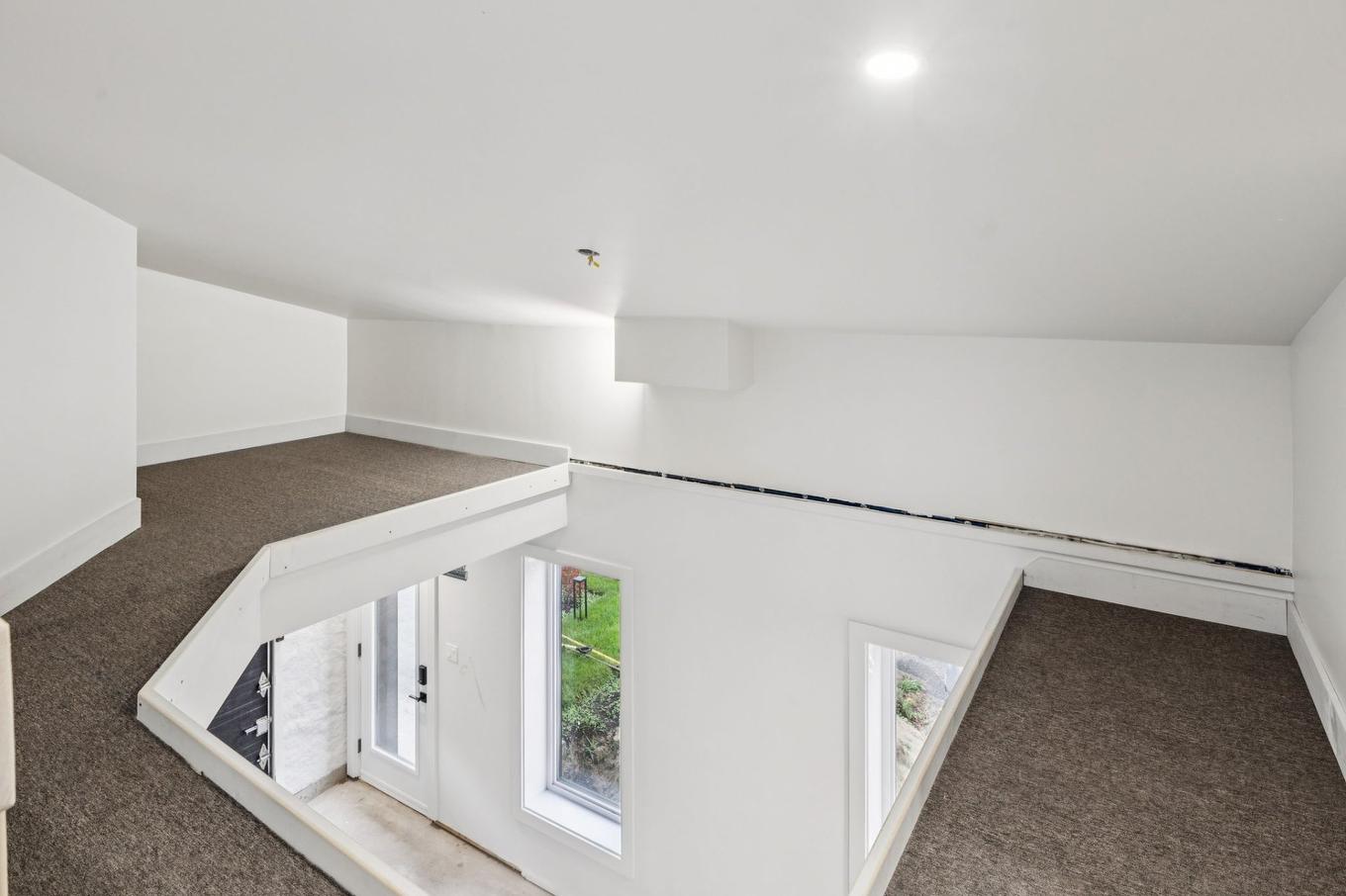 Garage - 21 Ch. Du Panorama, Grenville-Sur-La-Rouge, QC - Indoor Photo Showing Other Room