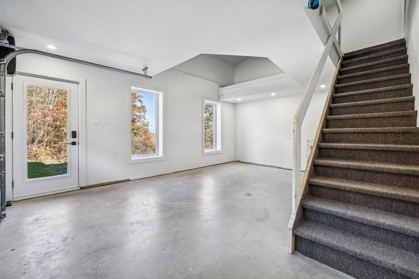 Garage - 21 Ch. Du Panorama, Grenville-Sur-La-Rouge, QC - Indoor Photo Showing Other Room