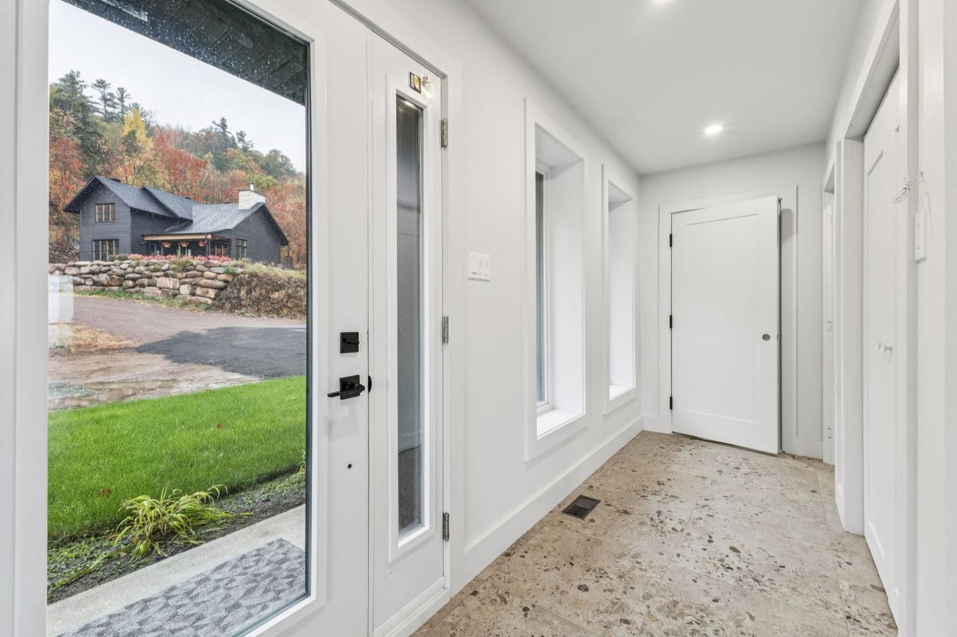 Hall - 21 Ch. Du Panorama, Grenville-Sur-La-Rouge, QC - Indoor Photo Showing Other Room