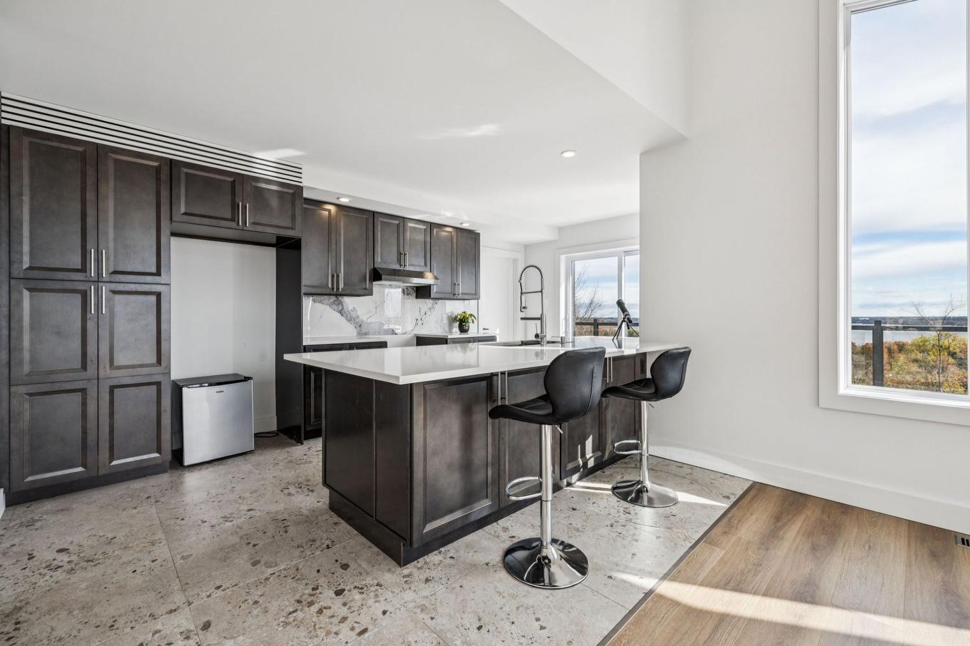 Kitchen - 21 Ch. Du Panorama, Grenville-Sur-La-Rouge, QC - Indoor Photo Showing Kitchen With Upgraded Kitchen