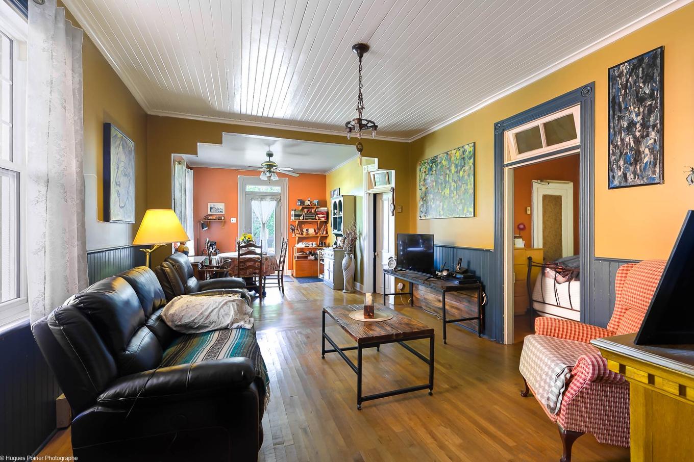 Living room - 66 - 68 Rue St-Joseph, Sainte-Thérèse, QC - Indoor Photo Showing Living Room