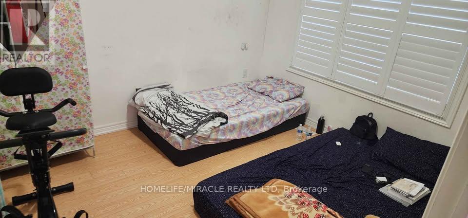 14 Vezna Crescent, Brampton, ON - Indoor Photo Showing Bedroom