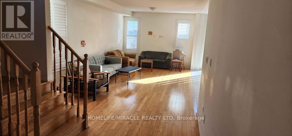 14 Vezna Crescent, Brampton, ON - Indoor Photo Showing Other Room