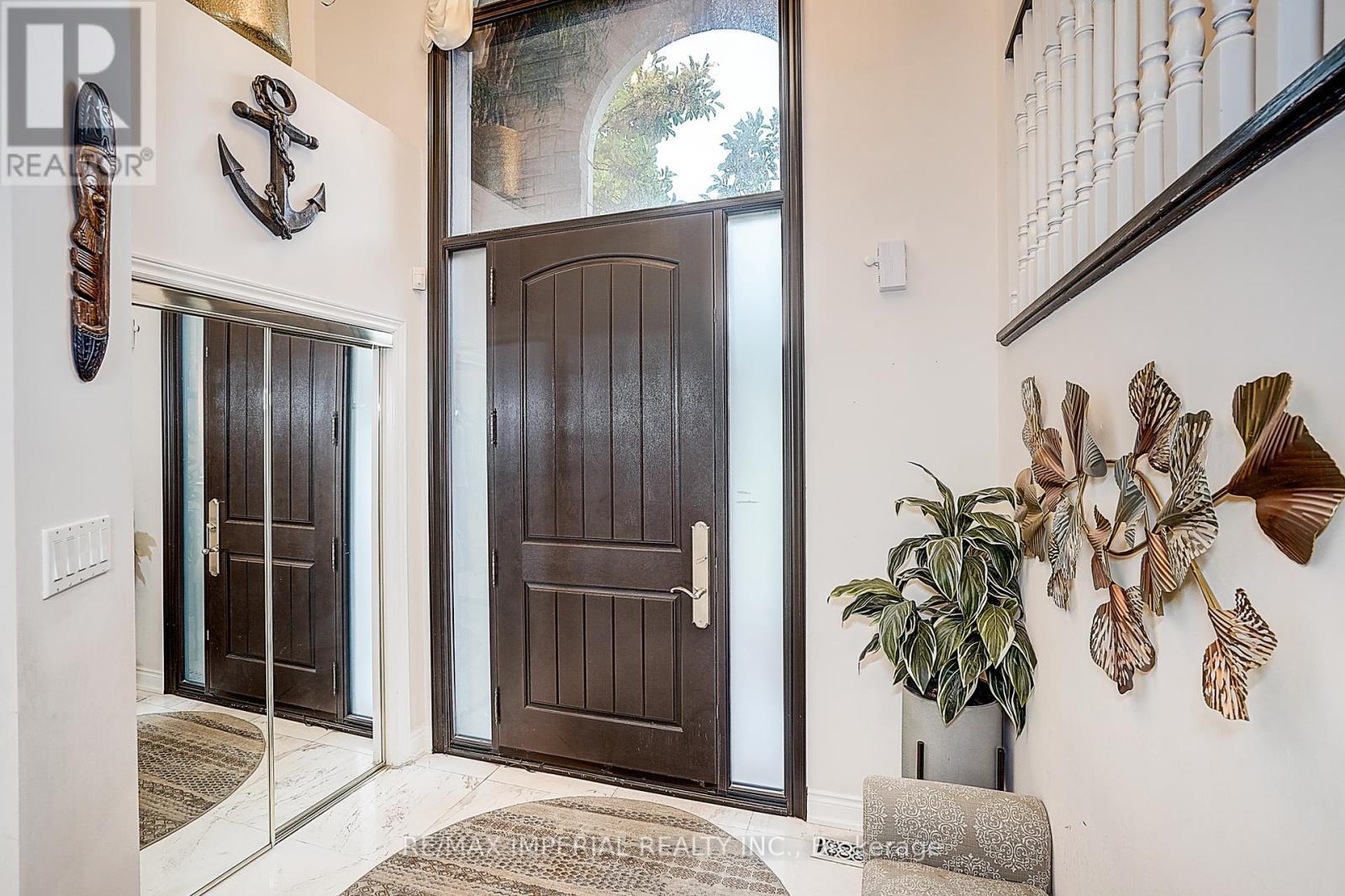 32 Brandon Gate Drive, Vaughan, ON - Indoor Photo Showing Other Room