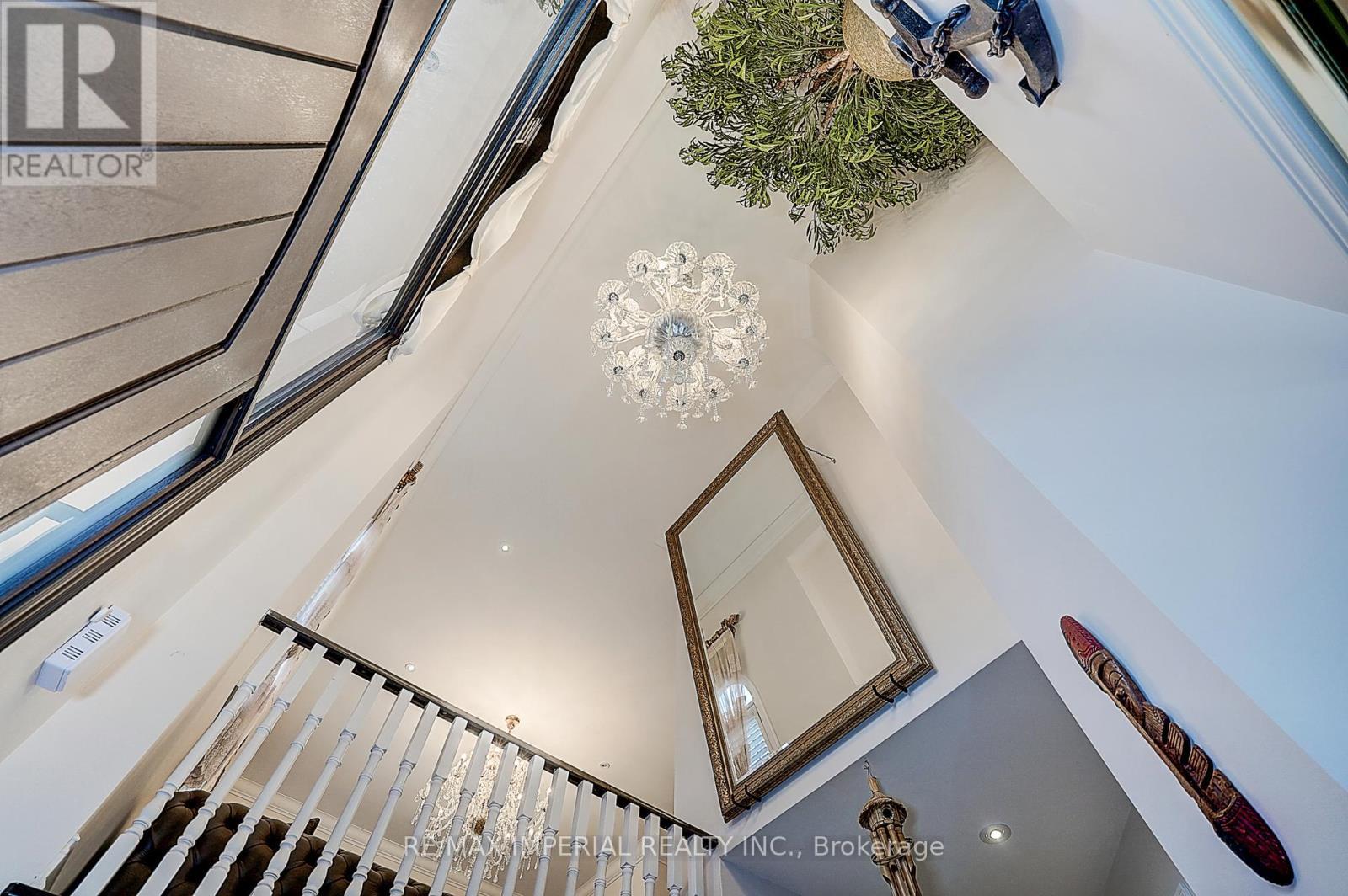 32 Brandon Gate Drive, Vaughan, ON - Indoor Photo Showing Other Room