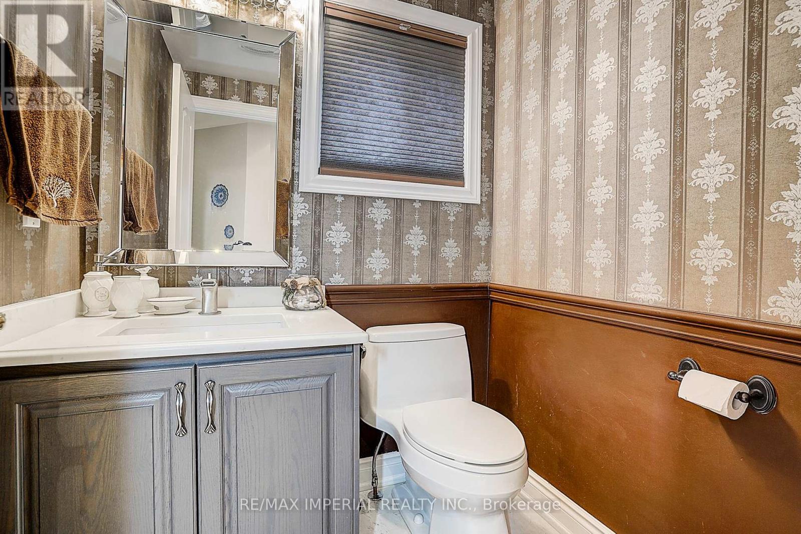 32 Brandon Gate Drive, Vaughan, ON - Indoor Photo Showing Bathroom