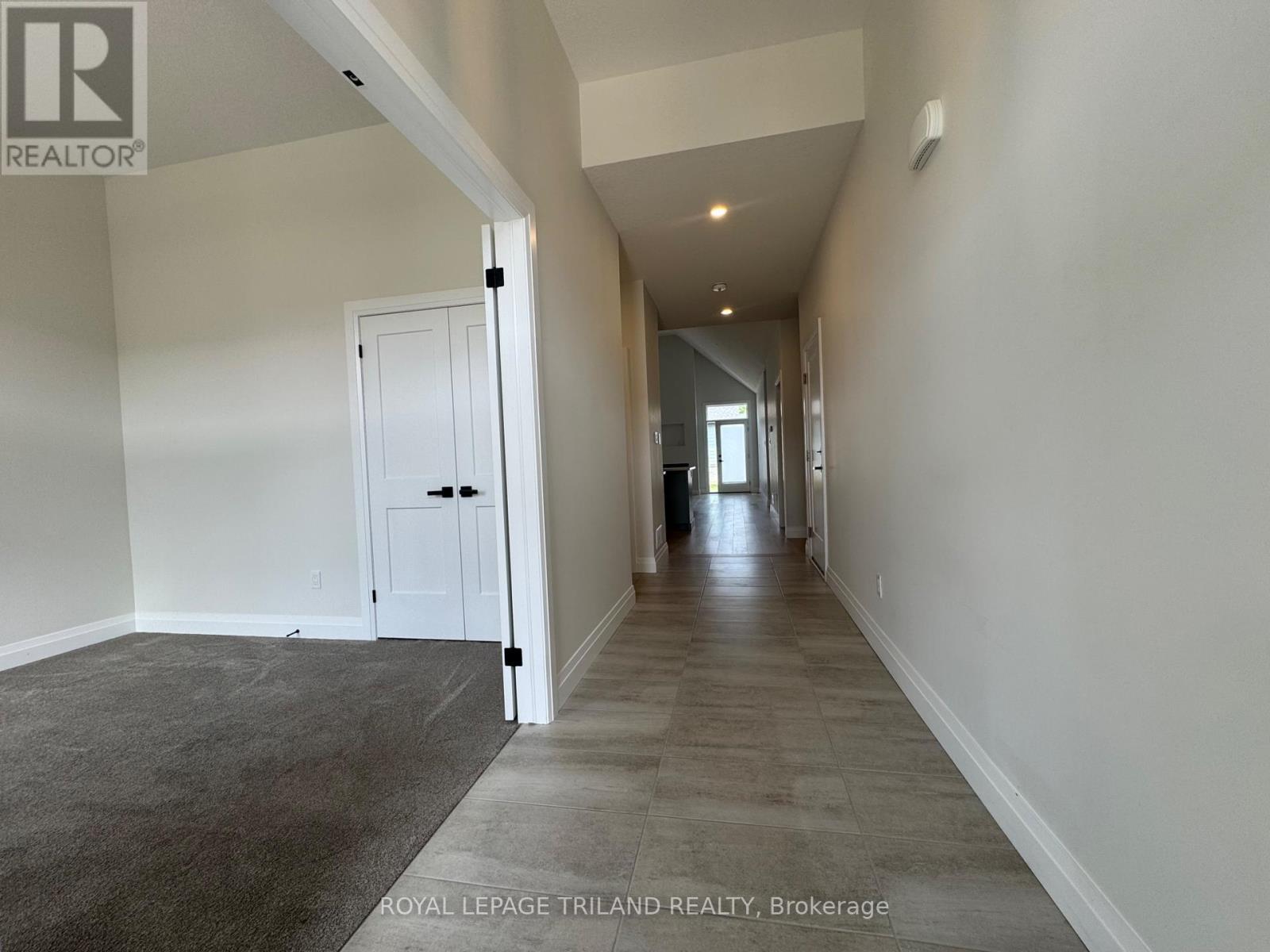 49 - 63 Compass Trail, Central Elgin, ON - Indoor Photo Showing Other Room