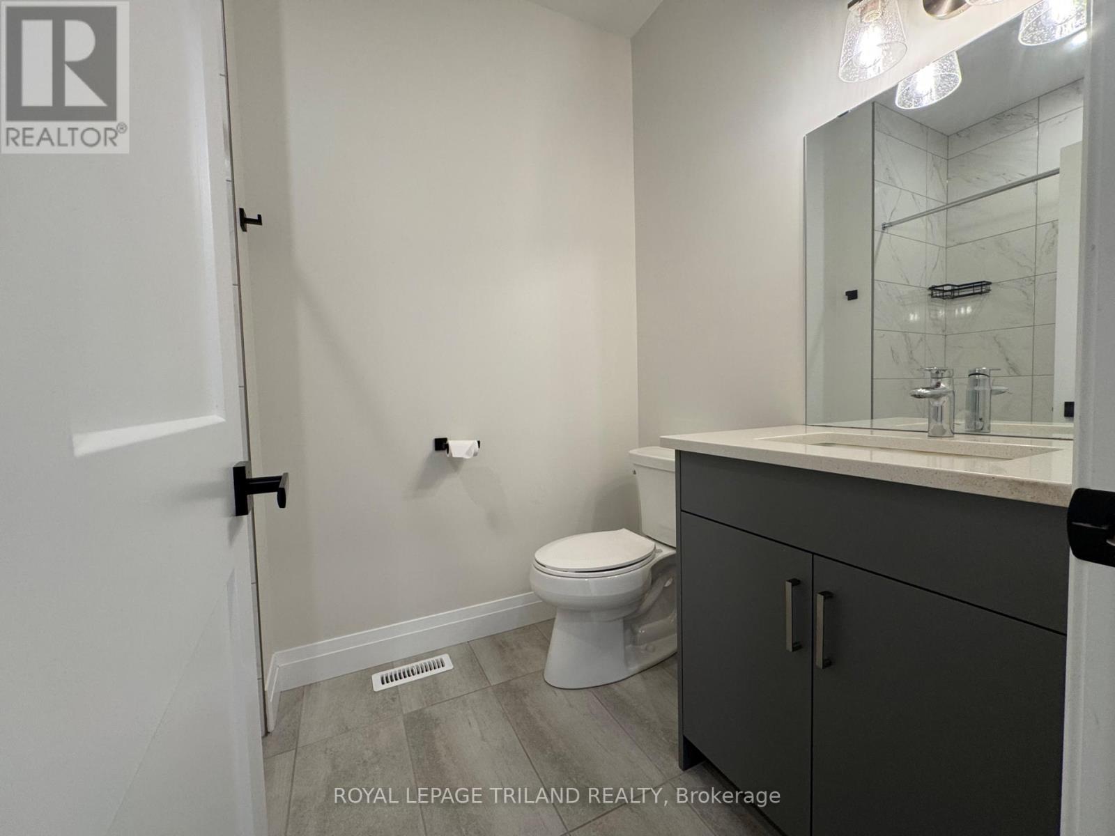49 - 63 Compass Trail, Central Elgin, ON - Indoor Photo Showing Bathroom