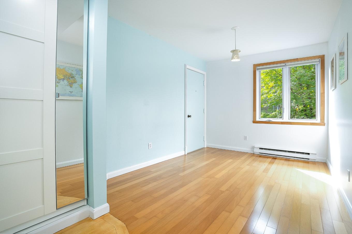 Bedroom - 202-2800A Rue St-Patrick, Montréal (Le Sud-Ouest), QC - Indoor Photo Showing Other Room
