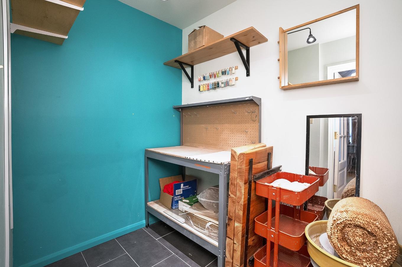 Workshop - 202-2800A Rue St-Patrick, Montréal (Le Sud-Ouest), QC - Indoor Photo Showing Other Room