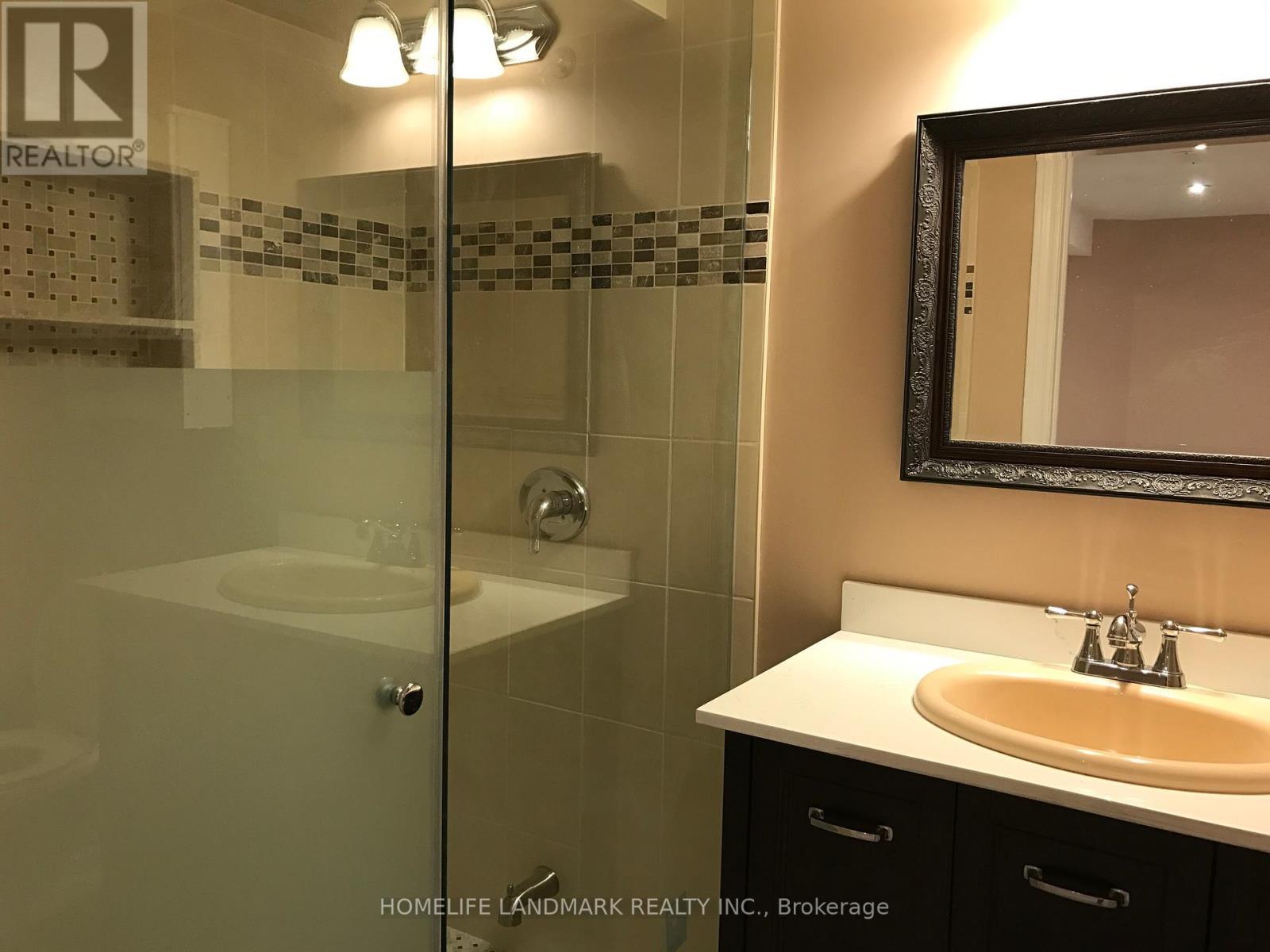 2535 Symington Court, Mississauga, ON - Indoor Photo Showing Bathroom