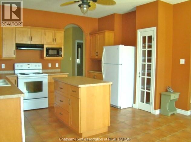 4 Red Leaf Lane, Ridgetown, ON - Indoor Photo Showing Kitchen
