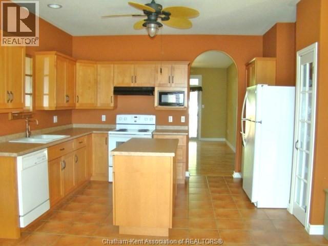 4 Red Leaf Lane, Ridgetown, ON - Indoor Photo Showing Kitchen
